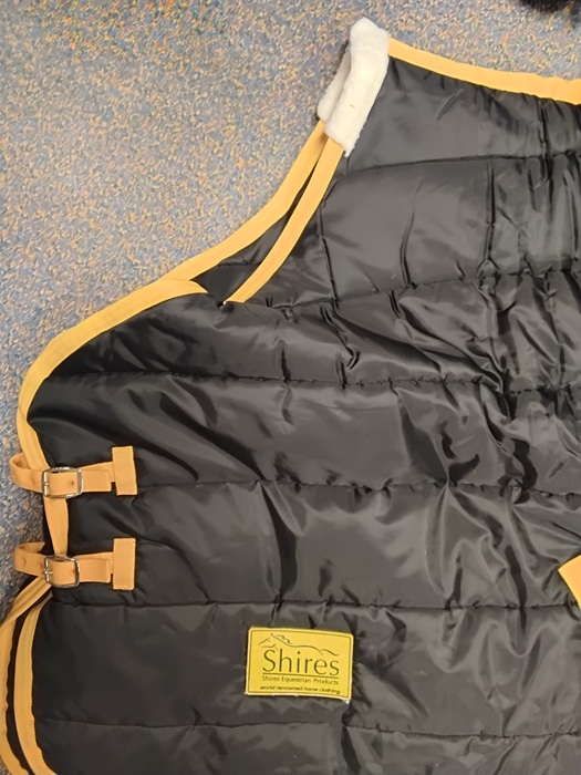 Shires Tempest 300g Stable Rug